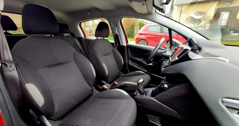 Peugeot 208 cena 27900 przebieg: 94000, rok produkcji 2016 z Prudnik małe 106
